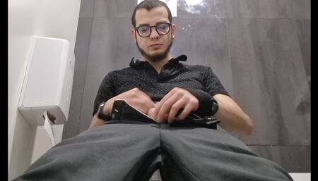 Pubblic Toilet Solo Guy Masturbation
