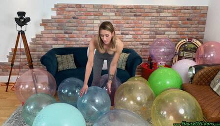 topless sit2pop U14 and P19 balloons