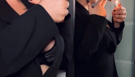 Cigar smoking in the mirror