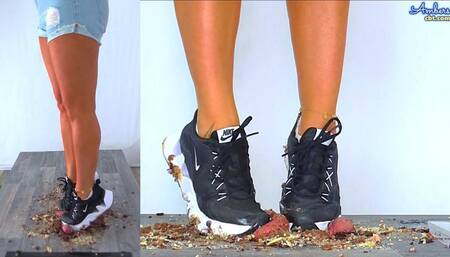 Candy Crush 1: Cum Under My Black Nike RZY 365 Summits - Split Cam 1 - 98SPC2