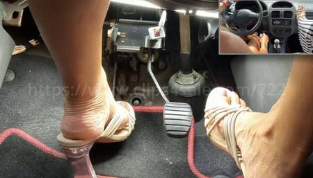 Rosa dives and Lou is the passenger - PIP Feet POV