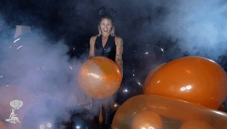 Madi B Doesn't Like Halloween-Pops Mass Balloon Party HD (1920x1080)