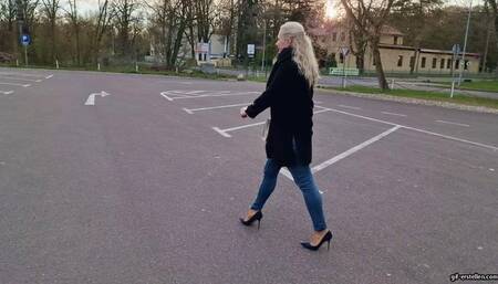 Shoe theft in the parking lot HD wmv 1920x1080