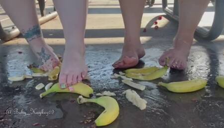 2 BBWs peel and smash bananas with big wide feet