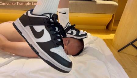 3 pairs of sneakers 3 orgasm - Nike Dunk Part