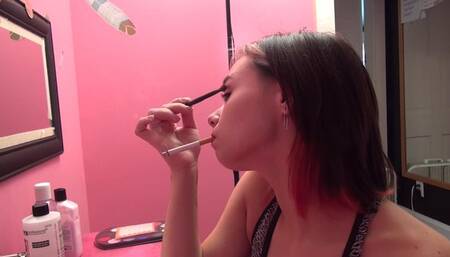 Mitzy Smokes And Arches