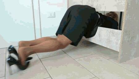 Stuck under the desk in the office WMV (1920x1080) FHD