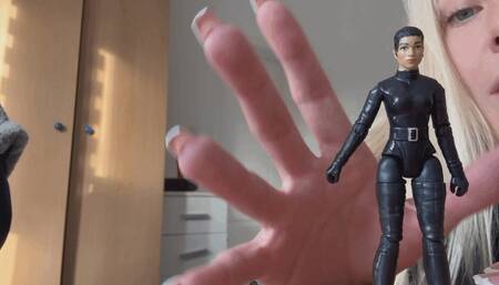 Big hands of a giantess CUSTOM WMV