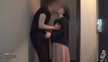 FC2 PPV 862588 【個人撮影】本気で感じる姿がとても可愛らしい、黒髪女子大生のあおいちゃんに中出し