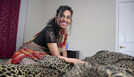 Horny Indian MILF with Massive Ass Gives Mind-blowing Oral Job and Gets Nailed