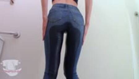 Harley Pees in her Blue Skinny Jeans