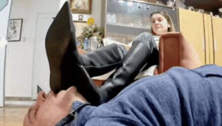 I want your tongue on your soles slave