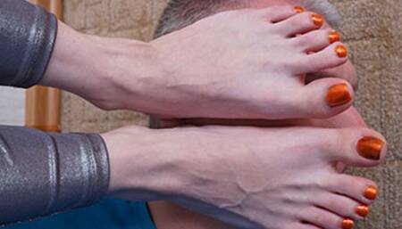 College girl in pink pants plays with her slave, g515x (slide show) 2160p