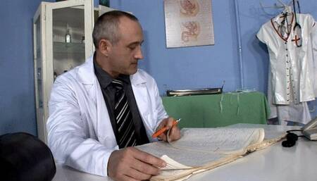 SPECIAL CONSULTATION FOR ANAL MILF WITH MEATY PUSSY