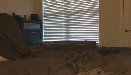 He tickled the mess out them feet