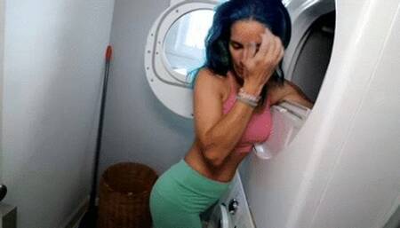 INEED2PEE IPOD Sunshine dryer stuck & wetting spandex yoga pants
