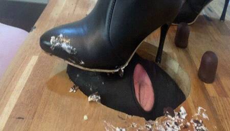 Boot licker for the Lady