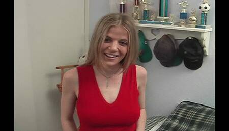 Joe Peeper Gets A Blowjob From Anita! (mp4)