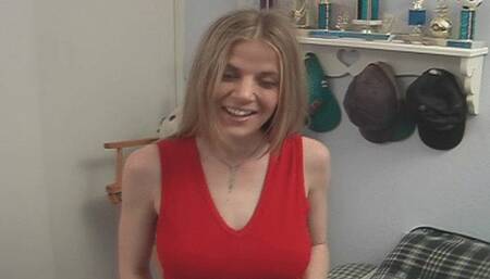 Joe Peeper Gets A Blowjob From Anita! (wmv)