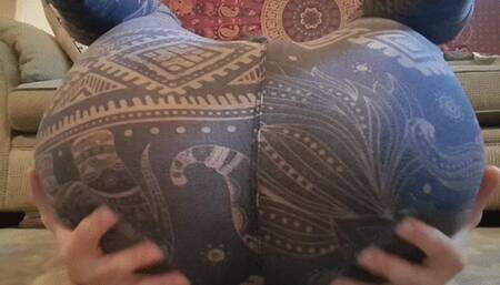 Squishy thick booty farting