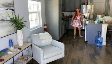 Gooning With Step-Mommy