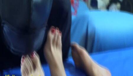 GUESS WHO IS FUCKING YOUR MUTH WITH HER FEET PAR 2