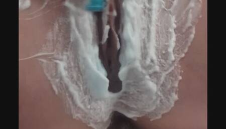 Watch me shave my pussy in 5 different styles!