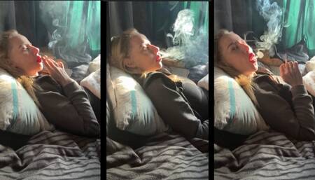 Smoking in bed Marlboro 100