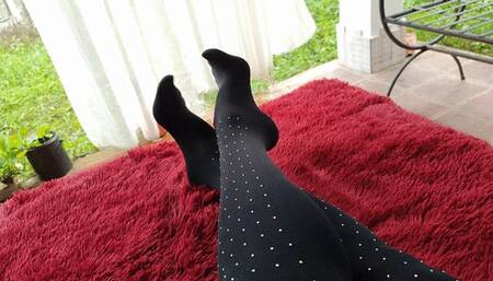 Feet With very pronounced arch wearing pantyhose and very close up (1)