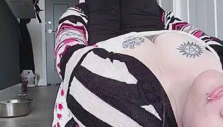 Foot play on the floor