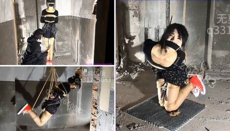 In the undecorated new house, tying up the girlfriend who can't wait