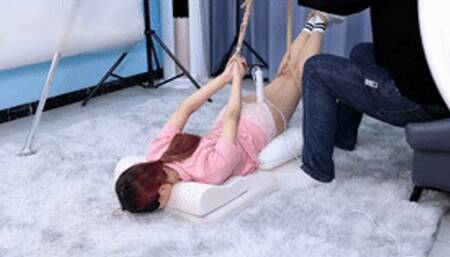 xy235-Cute Chinese nurse tied up with ropes and hung up with legs vibrator to orgasm