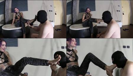 LILLI BAYLE - Full service 3 - Shoe and foot worship, stocking sniffing, toe sucking, foot gagging