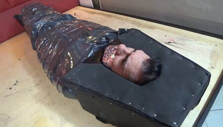 PRINCESS BLONDE LEAVING THE SLAVE DESPAIRING WITH HER SITTING ON HER FACE ON FACESITTING BY SABRINA GRENN AND DANIEL SANTIAGO CAM BY DANI FULL HD