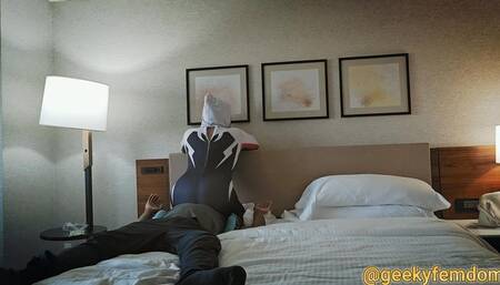 Gwen catches man masterbates (staring Kim Chi)