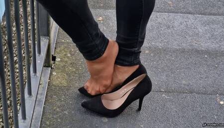 Foot Posing im Park HD mp4 1920x1080