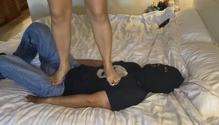 TRAMPLING - MY SLAVE THOUGHT THAT THE BED WAS FOR RESTING - PRINCESS VIOLET