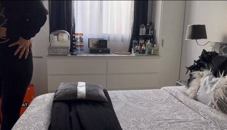 Wet and bubble farts in leggings