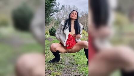 Outdoor Naked with Pussy Close up and Peeing