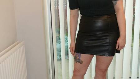 Giantess Lou crushes 5 cars in big black chunky heels full body view