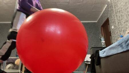 Val deflate red yogaball