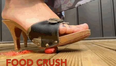 CC - Splashes under wooden sandals