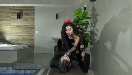 DOMINATRIX PRINCESS RELEASING HER FULL WEIGHT ON THE SLAVE'S FACE PART 1 BY LIA AND DANIEL SANTIAGO CAMERA BY DANI FULL HD