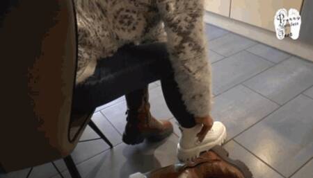 Show her new Buffalo winter Boots