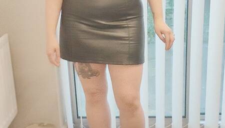 Giantess Lou crushes a Corvette and Chevy Impala in big red chunky heels full body view