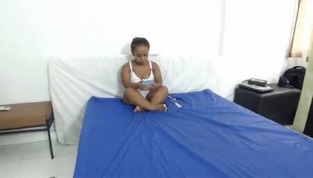 PAWG goddess farting and BURPING on dwarf girl By THAY FLORES and ANANZINHA Cam by dani full hd