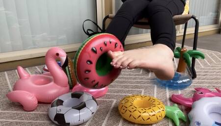 Nicely cleaning up your toys