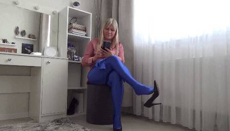 Impressive dangling in sexxxy shoes 6D