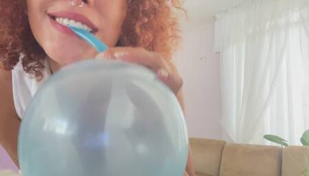 Everything looks different behind a transparent balloon nails2pop