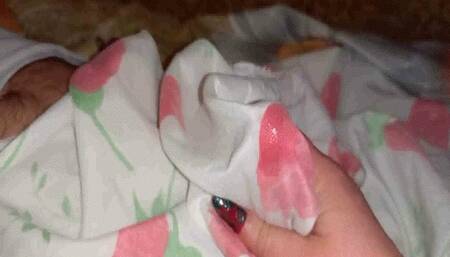 Crumpet jerks off through the sheet WMV